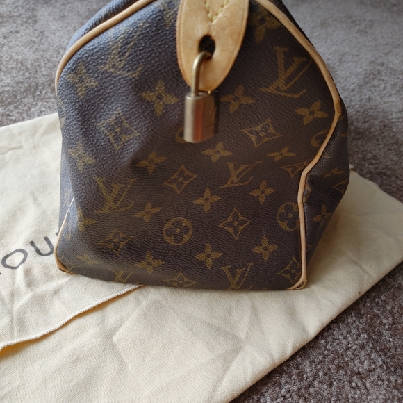 Authentic Louis Vuitton speedy 30 - Picture 3 of 9